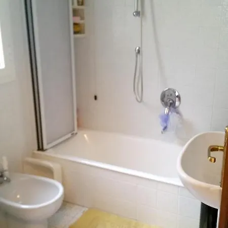 公寓 With 2 Bedrooms In With Wonderful Sea View And Enclosed Garden 200 M From The Beach
