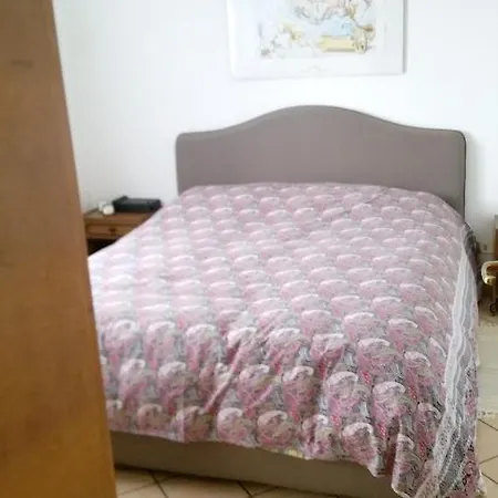 With 2 Bedrooms In With Wonderful Sea View And Enclosed Garden 200 M From The Beach Lägenhet Ospedaletti